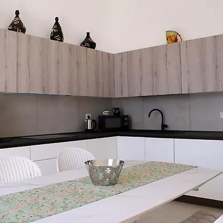 Holiday home Ambrogio House